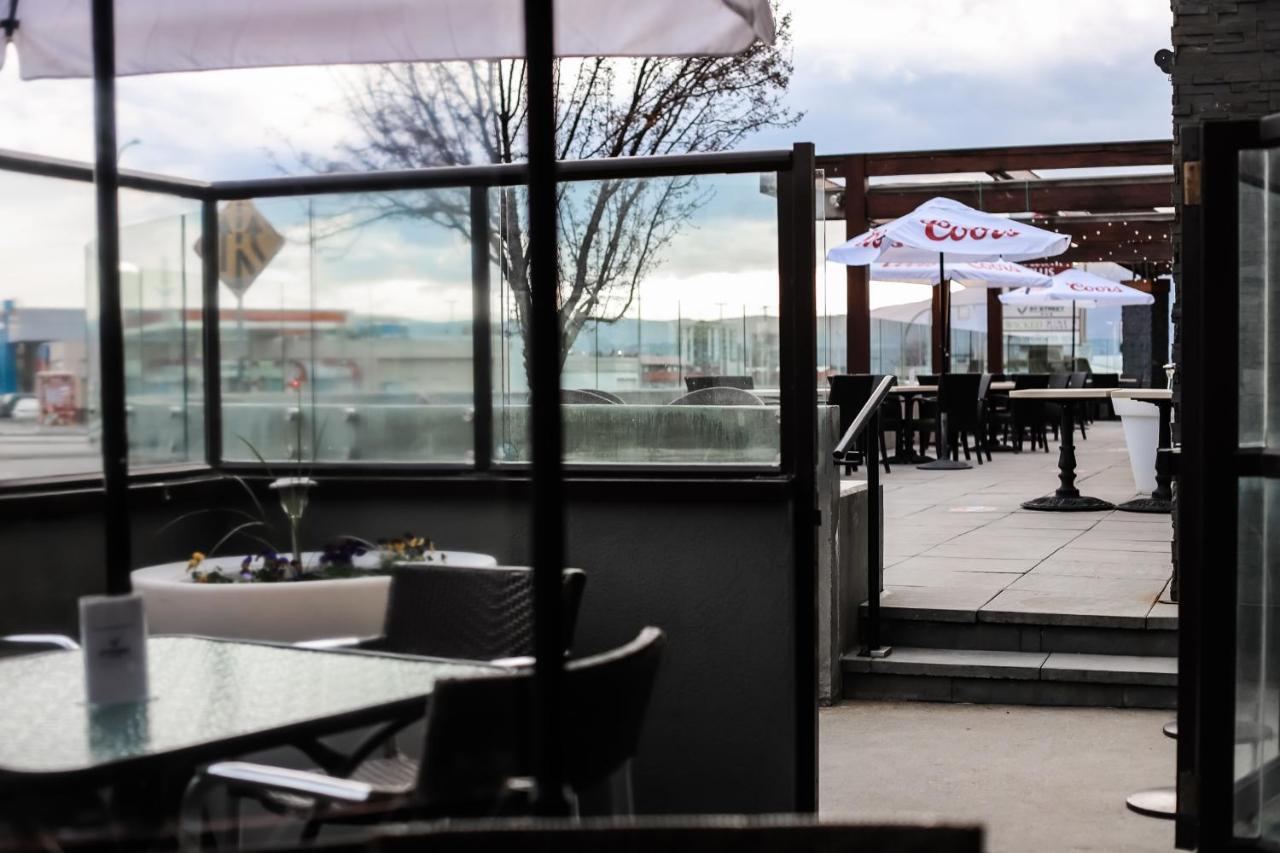 Best Western Plus Kelowna Hotel & Suites Zewnętrze zdjęcie