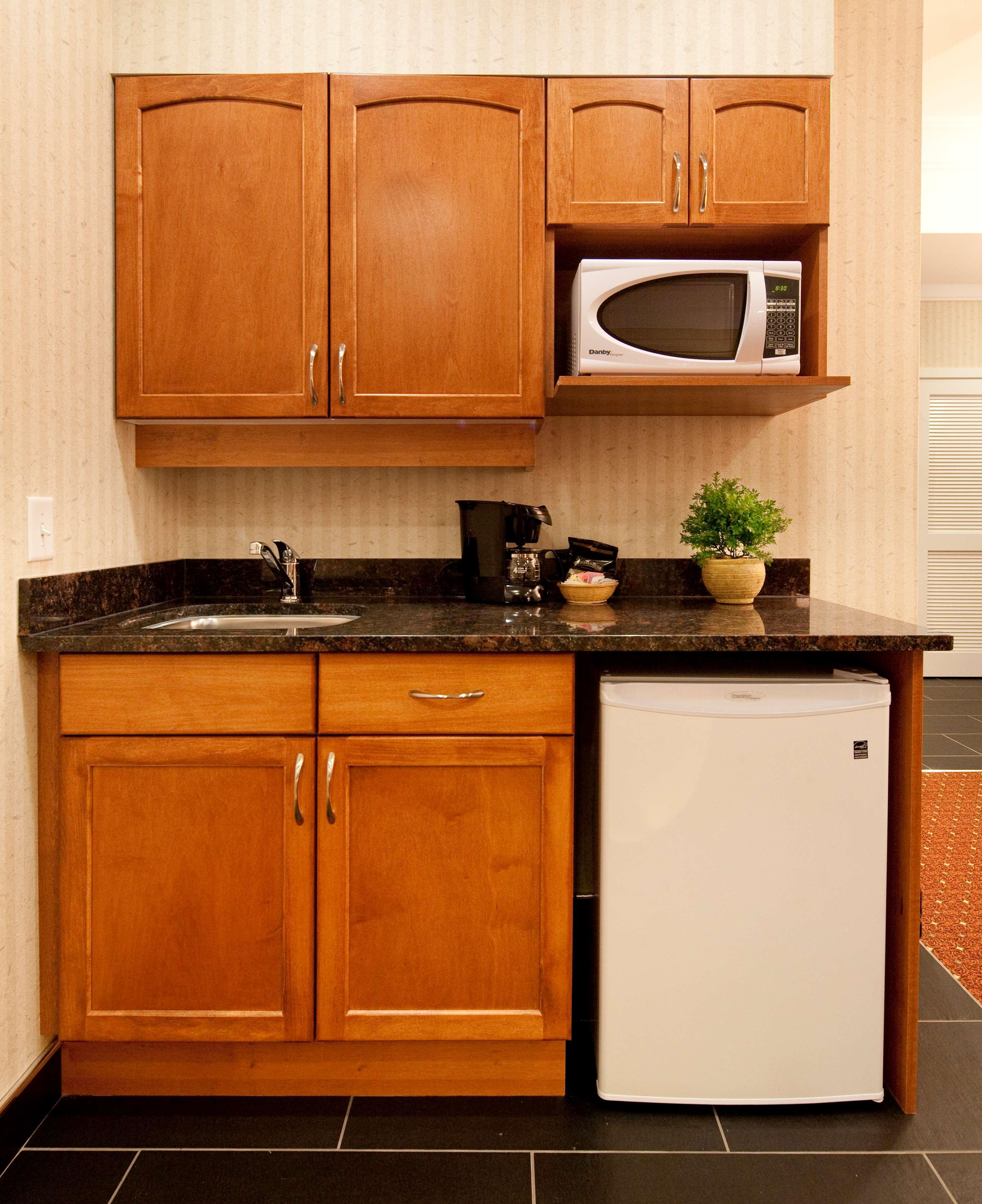 Best Western Plus Kelowna Hotel & Suites Zewnętrze zdjęcie