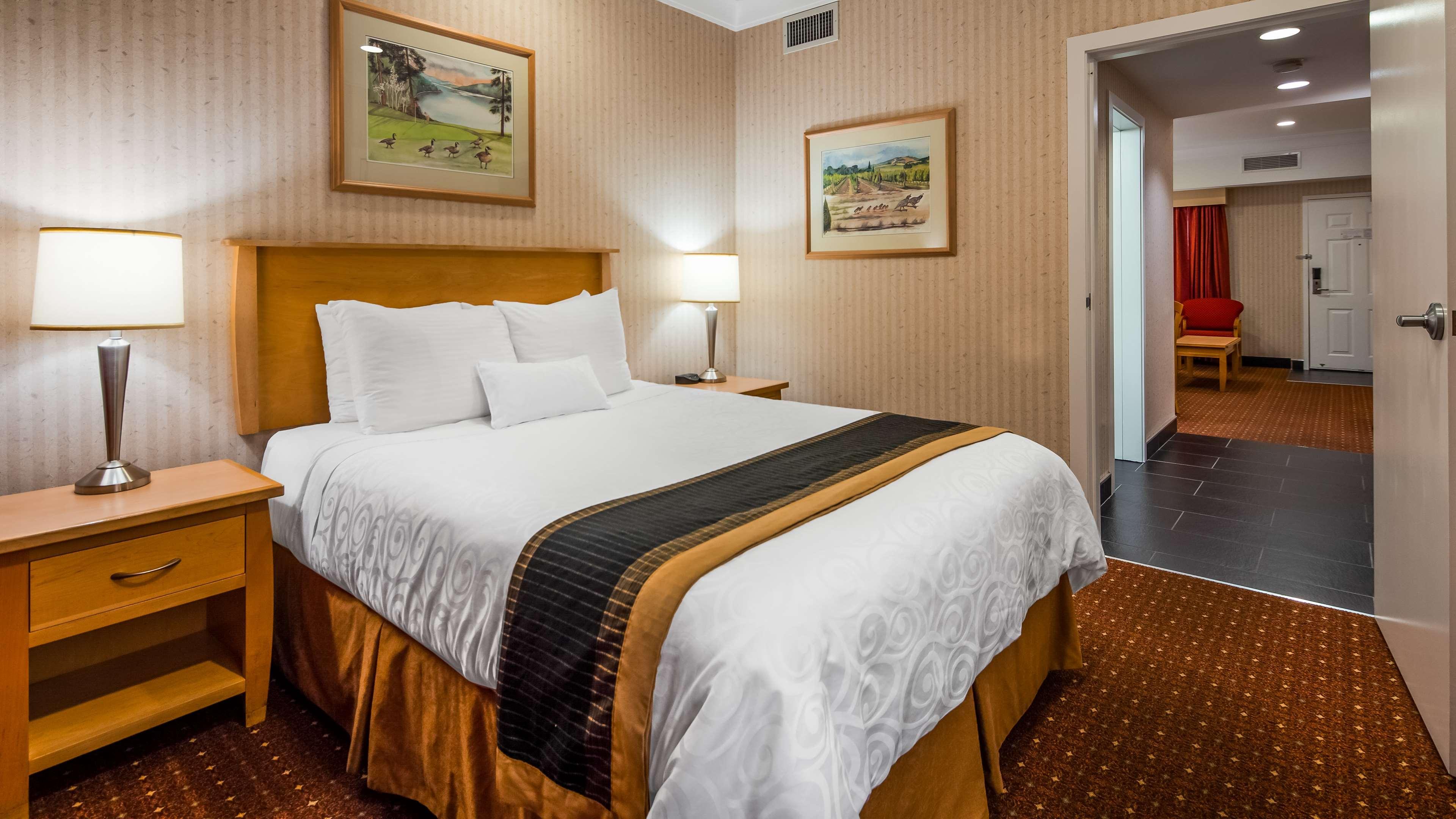 Best Western Plus Kelowna Hotel & Suites Zewnętrze zdjęcie