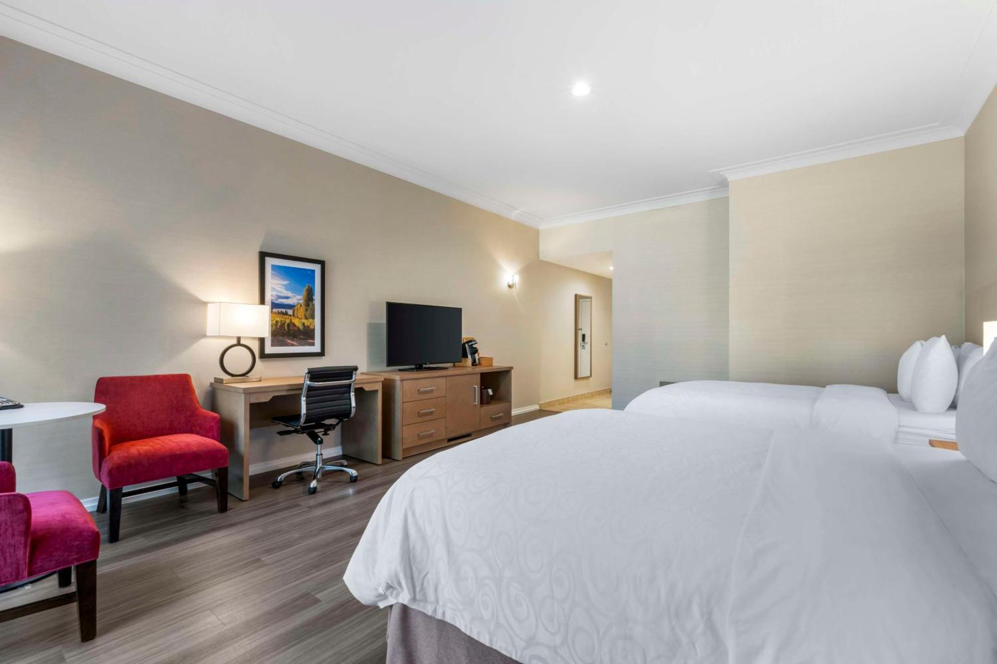 Best Western Plus Kelowna Hotel & Suites Zewnętrze zdjęcie