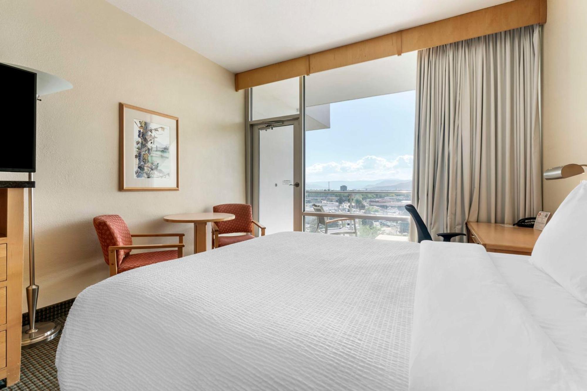 Best Western Plus Kelowna Hotel & Suites Zewnętrze zdjęcie