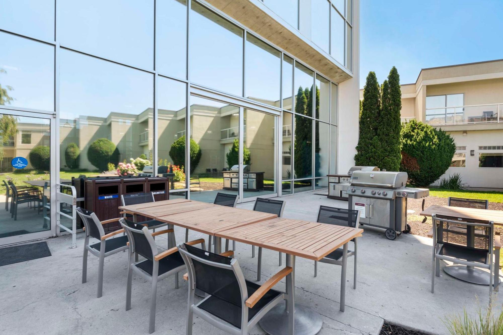 Best Western Plus Kelowna Hotel & Suites Zewnętrze zdjęcie