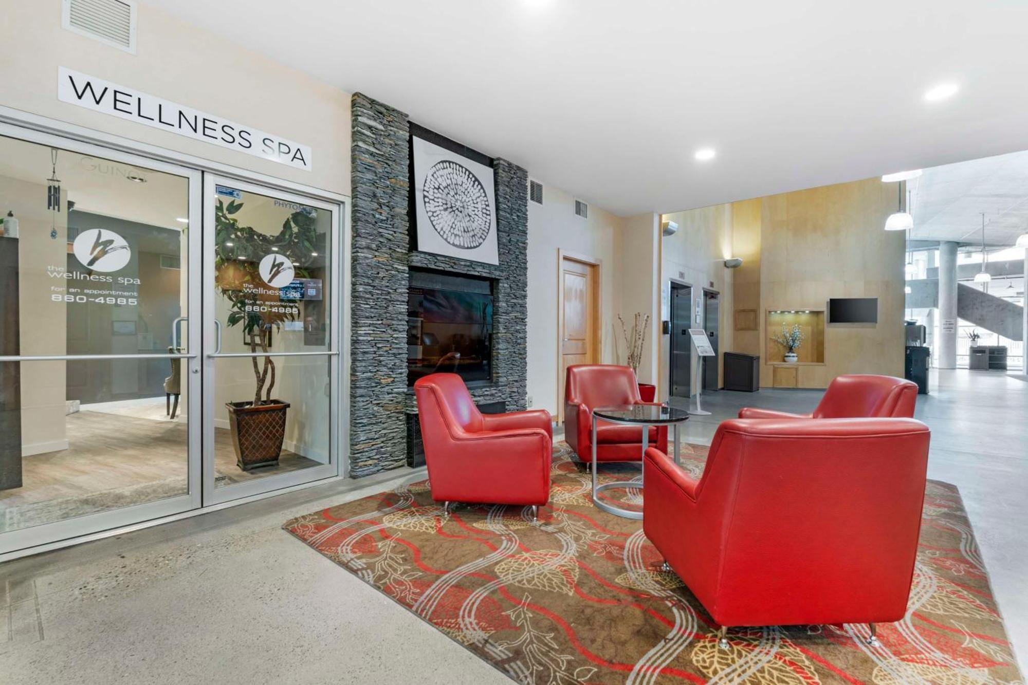 Best Western Plus Kelowna Hotel & Suites Zewnętrze zdjęcie