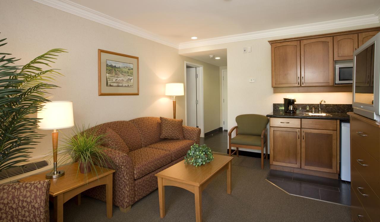 Best Western Plus Kelowna Hotel & Suites Pokój zdjęcie