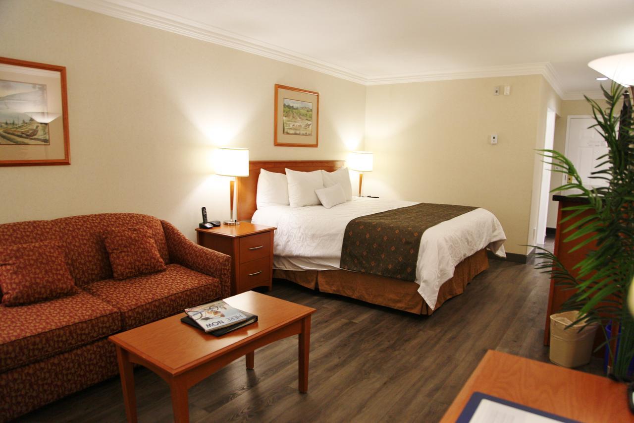 Best Western Plus Kelowna Hotel & Suites Zewnętrze zdjęcie