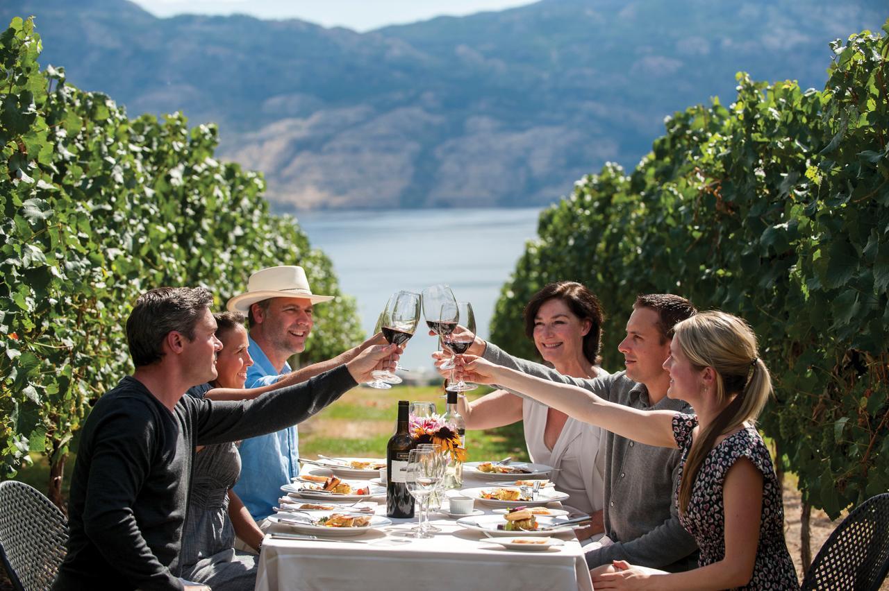 Best Western Plus Kelowna Hotel & Suites Zewnętrze zdjęcie
